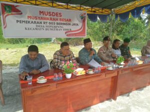 MUSYAWARAH BESAR PEMEKARAN RT 003 BERINGIN JAYA DESA SEPEMPANG DAN SEKALIGUS PEMILIHAN RT 004 BATU BELIAN